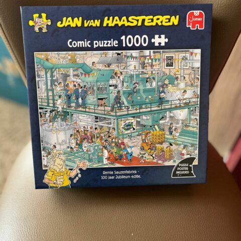 Jan van Haasteren – Remia Sauzenfabriek (100 jaar Jubileumeditie) – 1000 Stukjes