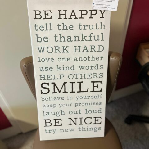 Rechthoekige Witte Canvas Voorzien van Zwarte Tekst