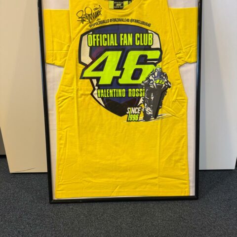 T-shirt Gesigneerd door Valentino Rossi  (groot) – Ingelijst & Uniek Collectors Item