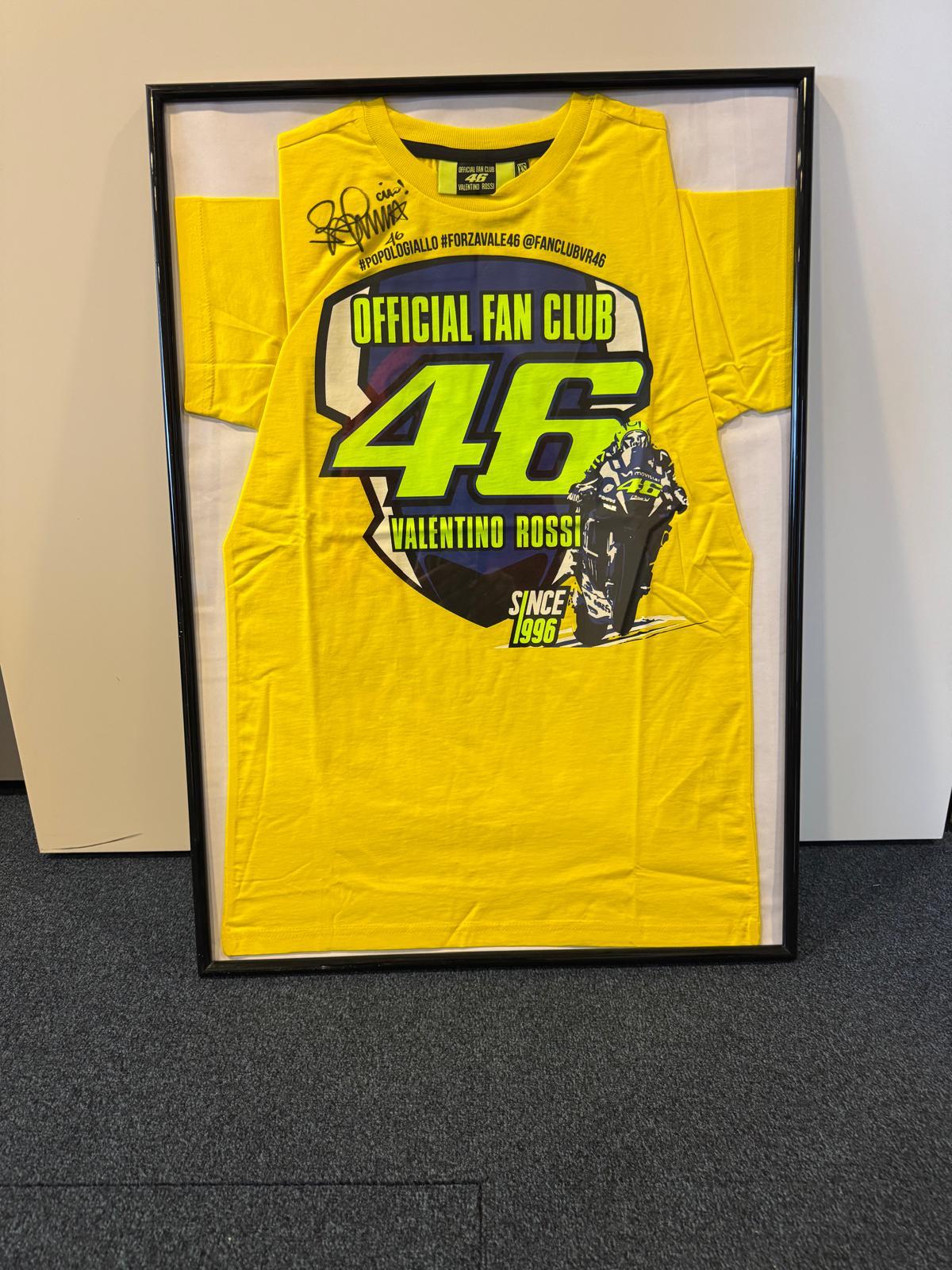 T-shirt Gesigneerd door Valentino Rossi (groot) – Ingelijst & Uniek Collectors Item