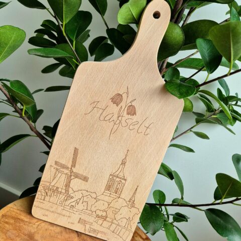 Houten Borrelplank Met De Skyline Van Hasselt
