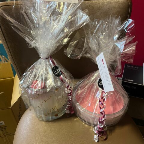 Een mooi sfeerpakket, 2 potten met kaarsen daarin